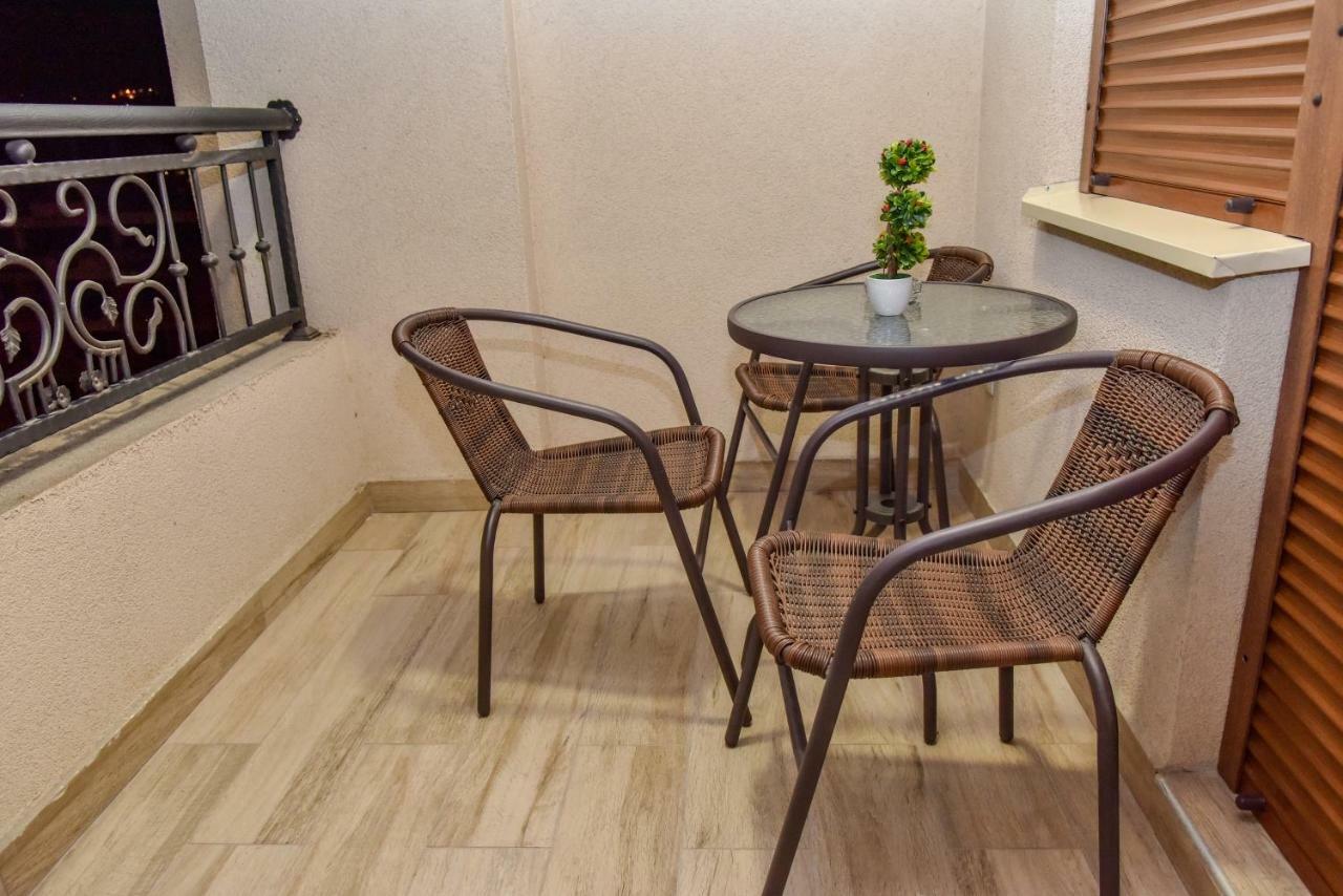 Lux Apartment Flatiron Skopje Eksteriør billede